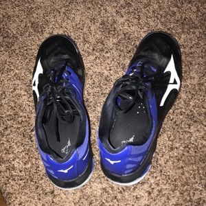 Mizuno volleyball shoes